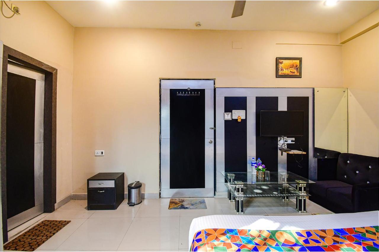 Fabhotel Prime Rockstar
